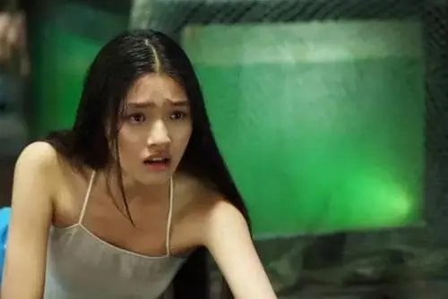 女星奇葩睡姿揭秘_杨超越宋茜林允许佳琪周迅_女明星睡姿照片